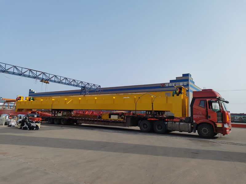 通用橋式起重機  QD32/5t—25.5m  制作完成，發(fā)往河南洛陽交付客戶使用