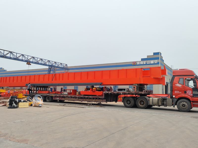 通用橋式起重機 QDXX32/5t—27.7m 制作完成，發(fā)往陜西省銅川市交付客戶使用。
